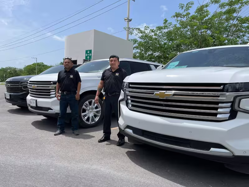 Servicio de transporte de lujo para eventos especiales en Yucatán
